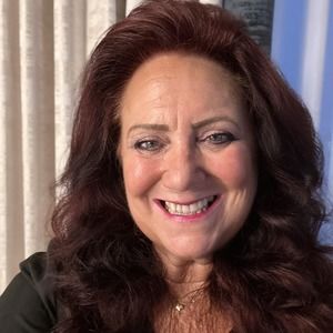 Meet your Posher, Renita